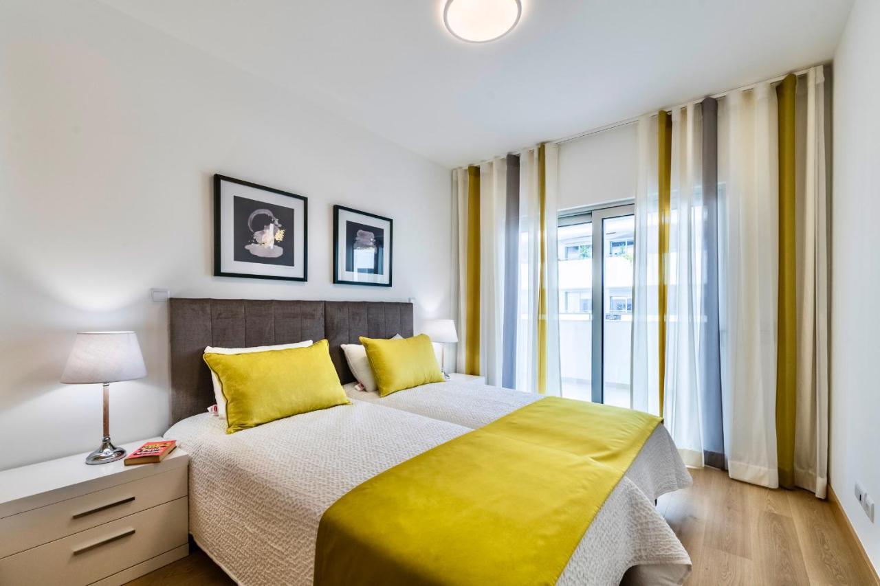 Coolhouses Lagos, 2 Bed Stylish City Flat, Rooftop Shared Pool, Clayheart Exterior foto